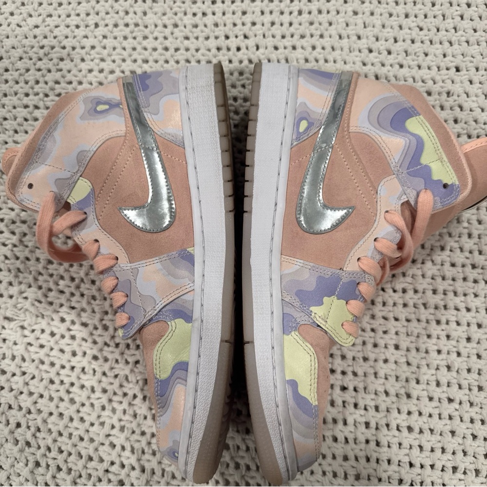 Nike Women's Multicolor High-Top Sneakers - Picture 4 of 6